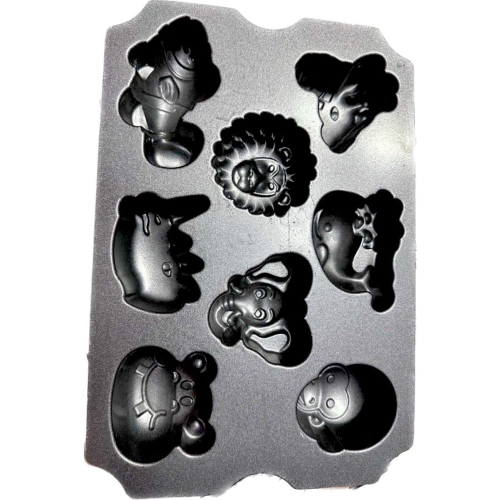 Nordic ware zoo finds baking pan